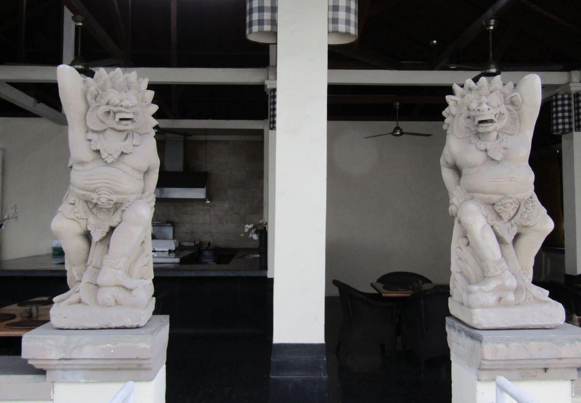 Capital O 93809 Wida Hotel Legian  Ngoại thất bức ảnh